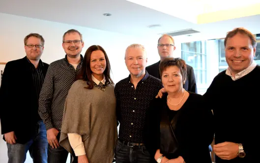 LLA-styret for noen år siden, fra venstre: Øystein Øygarden, Roar Osmundsen, Hilde Dypaune, Edd Meby, Tomas Bruvik, Asta Brimi og Holger Austevoll. LLA-styret for noen år siden, fra venstre: Øystein Øygarden, Roar Osmundsen, Hilde Dypaune, Edd Meby, Tomas Bruvik, Asta Brimi og Holger Austevoll.