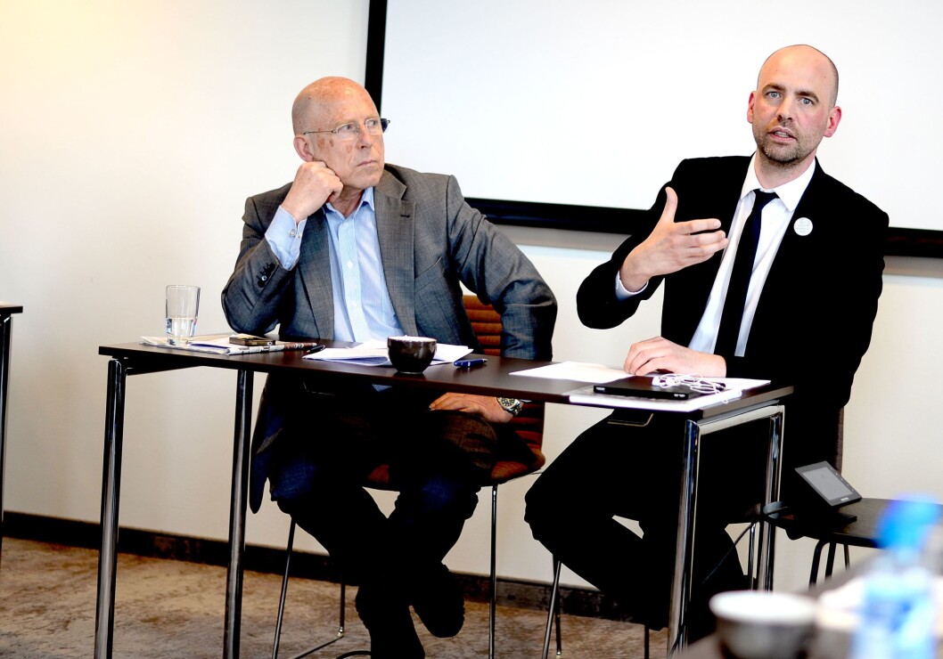 Olav Terje Bergo (t.v.). Her med Arild Grande på en pressekonferanse med Aps «mediepolitiske utvalg». Olav Terje Bergo (t.v.). Her med Arild Grande på en pressekonferanse med Aps «mediepolitiske utvalg».