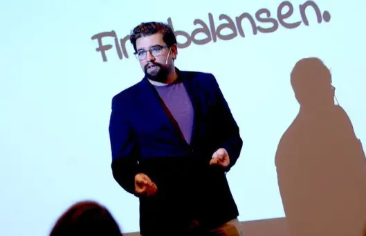 Thomas Moen. Thomas Moen.