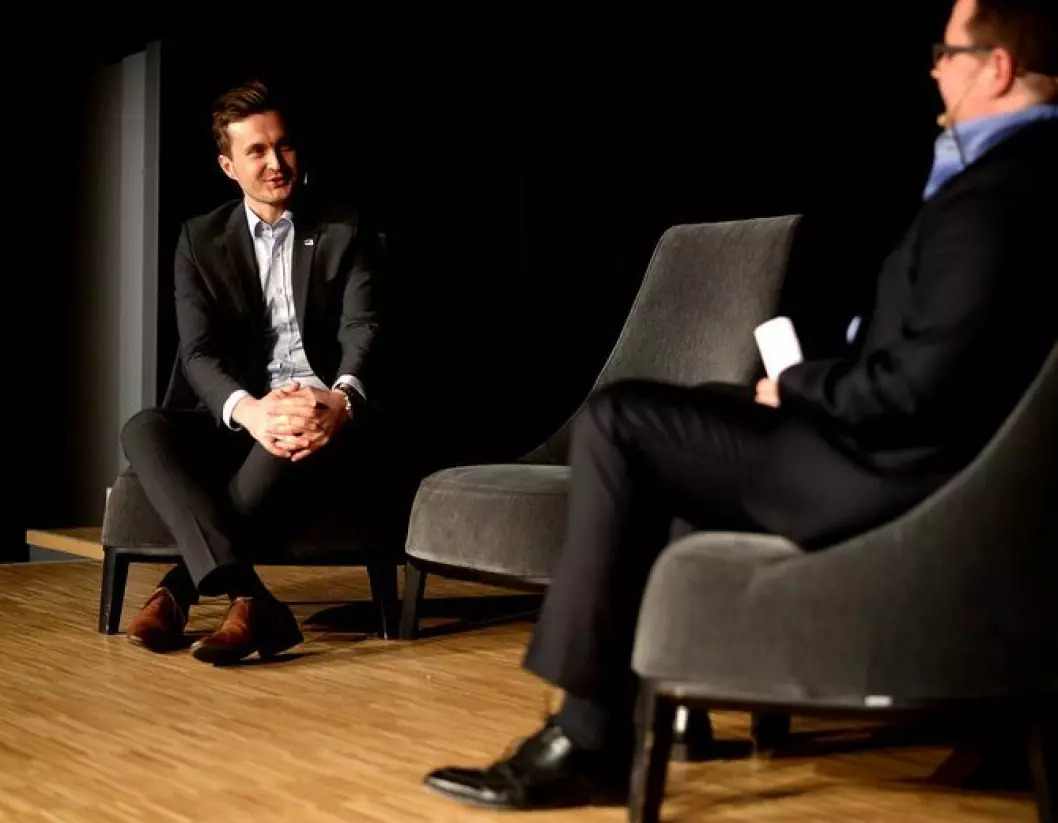 Hans Christian Hansson i samtale med Morten Kræmer under Svarte Natta-konferansen i Tromsø for snart to år siden.