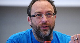 Wikipedia-grunnlegger Jimmy Wales møter 25 unge på Telenor Youth-konferanse