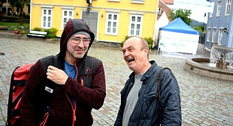Her er Jarle Aabø tilbake som journalist. Mens tegner Knarvik planlegger «Thomas Hebdo»