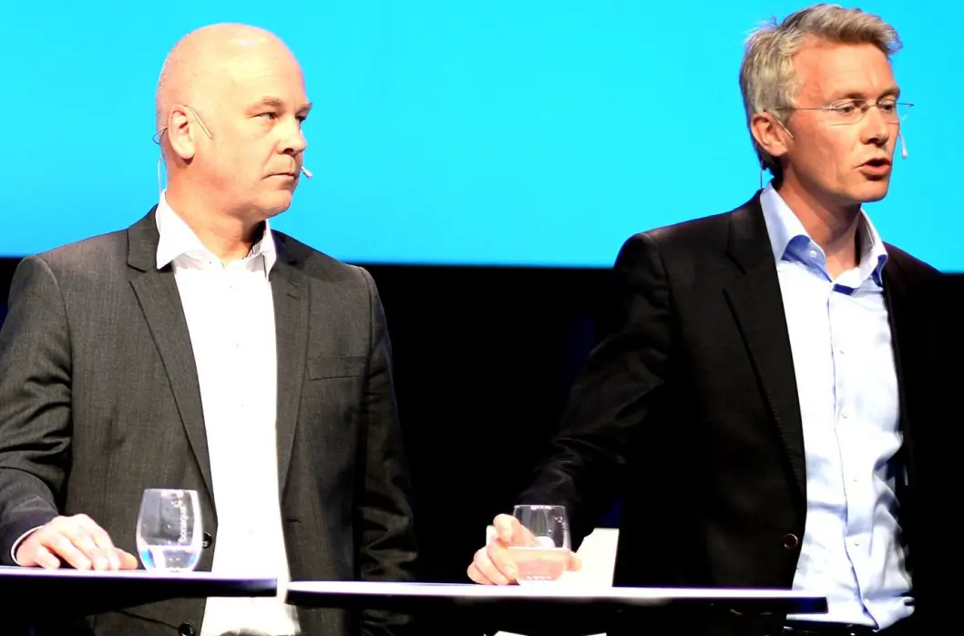 NRK-sjef Thor Gjermund Eriksen taler varmt for mediestøtte også til konkurrenten, her ved TV 2-sjef Olav Sandnes. NRK-sjef Thor Gjermund Eriksen taler varmt for mediestøtte også til konkurrenten, her ved TV 2-sjef Olav Sandnes.