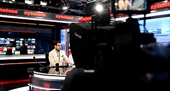 TV 2-anker Yama Wolasmal lager nyheter på afghansk: Forsøker å lære flyktninger norske verdier på deres eget språk