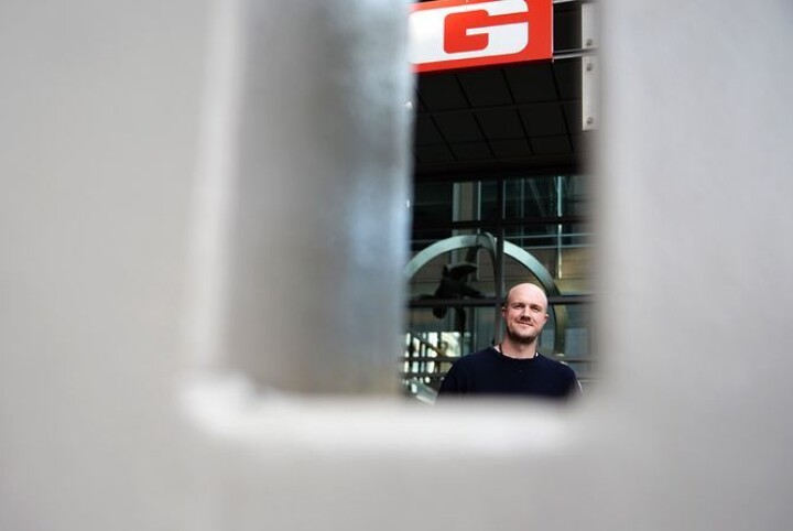 VG-journalisten debuterer som forfatter - i dag lanserer Erlend Ofte Arntsen (32) bok om IS-krigere