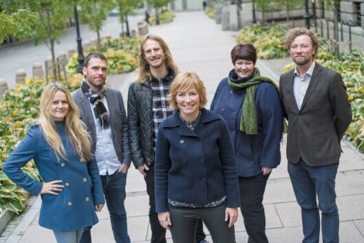 Her er redaktørkollegiet i Vårt Land, fra venstre: Kommersiell direktør og innovasjonsredaktør Ingrid Erøy Fagervik, administrativ redaktør Trygve Wille Jordheim, Alf Kjetil Walgermo - kultur, idé og reportasje, Berit Aalborg - politikk og verden, Alf Gjøsund - religion og debatt. Foran sjefredaktør og direktør Åshild Mathisen. Her er redaktørkollegiet i Vårt Land, fra venstre: Kommersiell direktør og innovasjonsredaktør Ingrid Erøy Fagervik, administrativ redaktør Trygve Wille Jordheim, Alf Kjetil Walgermo - kultur, idé og reportasje, Berit Aalborg - politikk og verden, Alf Gjøsund - religion og debatt. Foran sjefredaktør og direktør Åshild Mathisen.