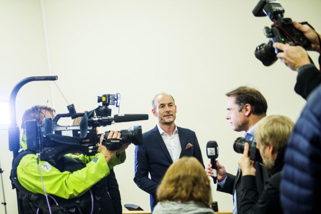 I fjor høst fikk kulturminister Linda Hofstad Helleland en delutredning om kommersiell allmennkringkasting fra Mediemangfoldsutvalget. Tirsdag leverer Knut Olav Åmås og resten av utvalget hele rapporten.(Foto: Fredrik Varfjell / NTB scanpix) I fjor høst fikk kulturminister Linda Hofstad Helleland en delutredning om kommersiell allmennkringkasting fra Mediemangfoldsutvalget. Tirsdag leverer Knut Olav Åmås og resten av utvalget hele rapporten.(Foto: Fredrik Varfjell / NTB scanpix)