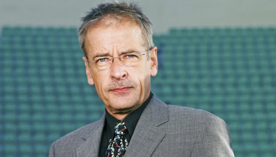 Ernst A. Lersveen, sportsreporter i TV 2. Ernst A. Lersveen, sportsreporter i TV 2.