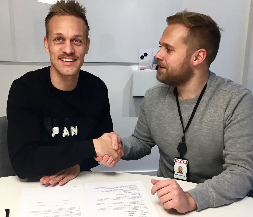 Mads Hansen har undertegnet for VGs sportsavdeling - her i møte med programleder Jon Martin Henriksen . Mads Hansen har undertegnet for VGs sportsavdeling - her i møte med programleder Jon Martin Henriksen .
