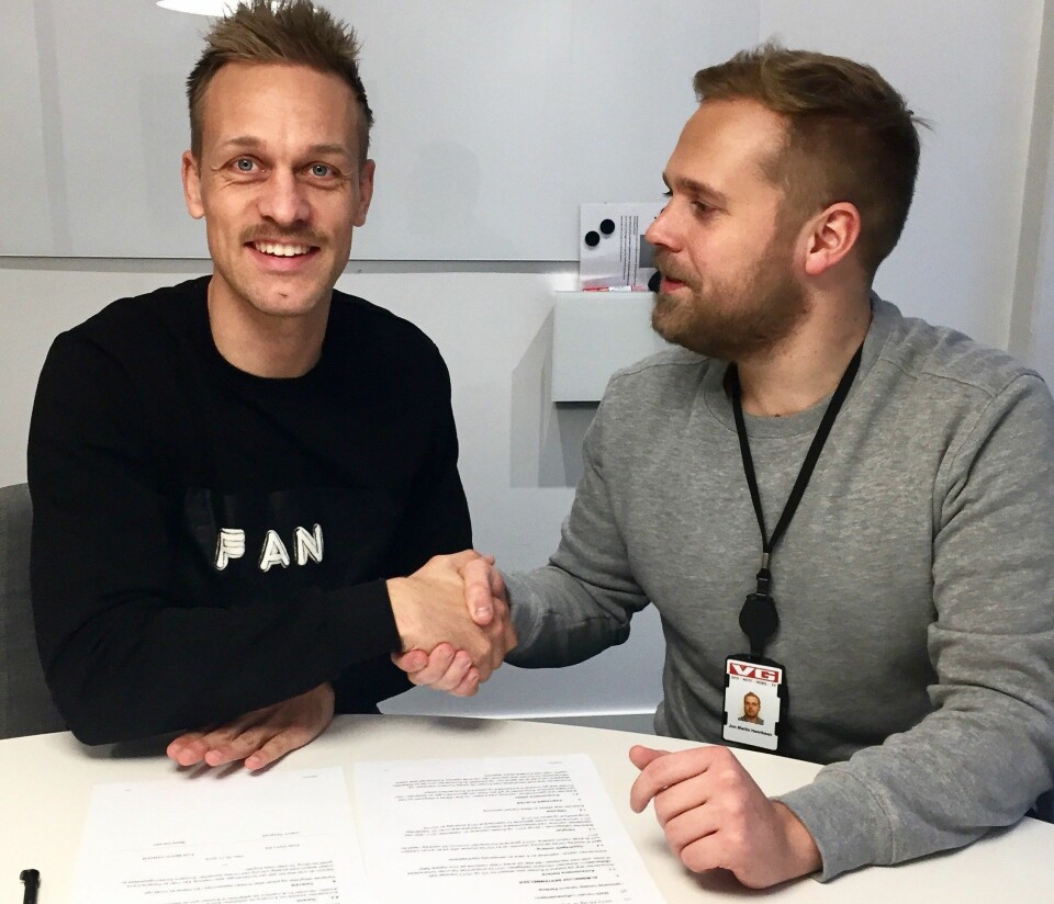 Mads Hansen har undertegnet for VGs sportsavdeling - her i møte med programleder Jon Martin Henriksen .