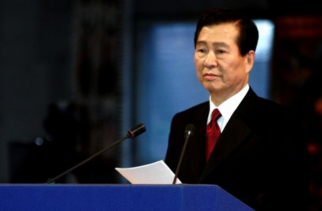 Kim Dae-jung mottok Nobels fredspris i Oslo, desember 2000. (Foto: Scanpix). Kim Dae-jung mottok Nobels fredspris i Oslo, desember 2000. (Foto: Scanpix).