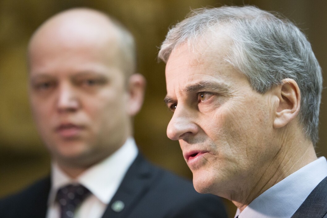 Partileder Jonas Gahr Støre i Arbeiderpartiet. Bak: Leder Trygve Slagsvold Vedum i Senterpartiet. Foto: NTB Scanpix Partileder Jonas Gahr Støre i Arbeiderpartiet. Bak: Leder Trygve Slagsvold Vedum i Senterpartiet. Foto: NTB Scanpix