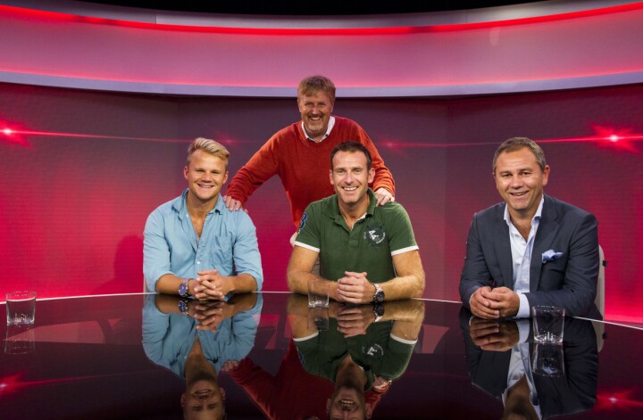 Jonas Bergh-Johnsen (f.v.), Jan-Erik Aalbu, Carsten Skjelbreid og Bengt Eriksen i TVNorge og Max sitt nye TV-studio på Ullevaal stadion mandag kveld. Norge møter Italia til EM-kvalifiseringskamp i fotball tirsdag.Foto: Vegard Wivestad Grøtt / NTB scanpix