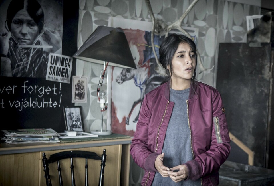 Leila Bekhti spiller den franske politietterforskeren Kahina Zadi, og måtte lære seg engelsk for 'Midnattssol'-innsatsen.
