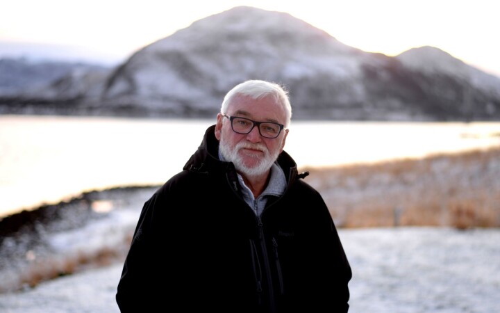 Svein Jørstad (67) har nok en gang bestemt seg for å ikke slutte: Journalistveteranen fortsetter i Finnmark Dagblad