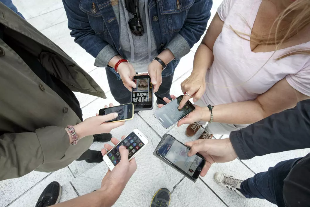 Nordmenn blir stadig mer mobil - og mobilene blir stadig smartere.