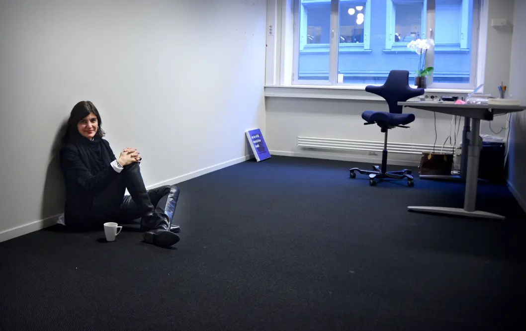 Administrerende direktør Kjersti Løken Stavrum i Stiftelsen Tinius. Her på sitt midlertidige kontor ved rådhuset i Oslo. Administrerende direktør Kjersti Løken Stavrum i Stiftelsen Tinius. Her på sitt midlertidige kontor ved rådhuset i Oslo.