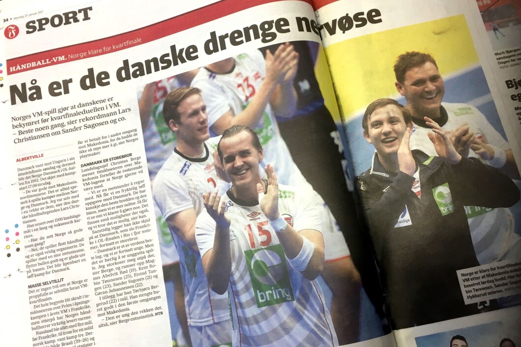 Slik så mandagens papiravis ut - med nyheten om at Danmarks håndballherrer skulle være nervøse i forkant av kvartfinalen mot Norge. Slik så mandagens papiravis ut - med nyheten om at Danmarks håndballherrer skulle være nervøse i forkant av kvartfinalen mot Norge.