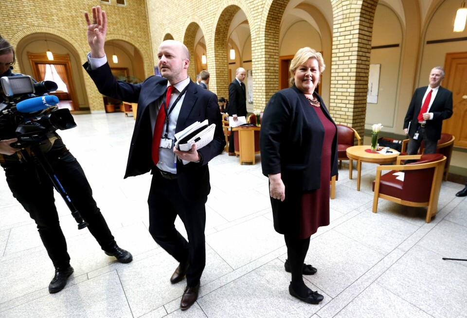Sigbjørn Aanes er statssekretær og pressesjef ved Statsministerens kontor - og sjelden langt unna Erna Solberg.