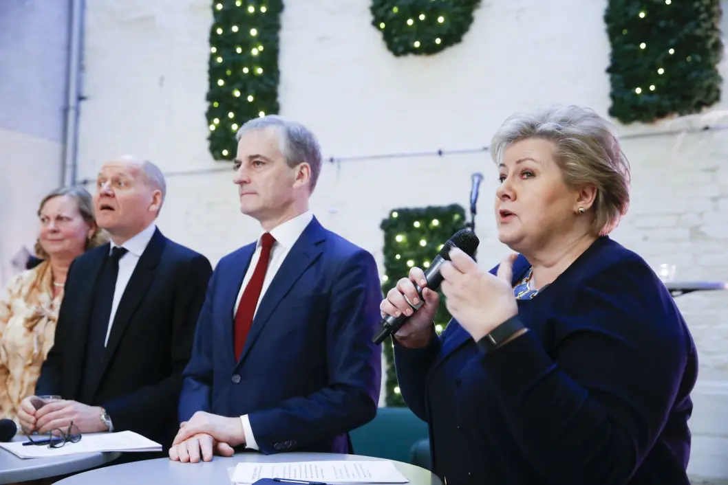 Statsminister Erna Solberg og Jonas Gahr Støre i frokostmøte med Telenor. Sigve Brekke t.v. Statsminister Erna Solberg og Jonas Gahr Støre i frokostmøte med Telenor. Sigve Brekke t.v.