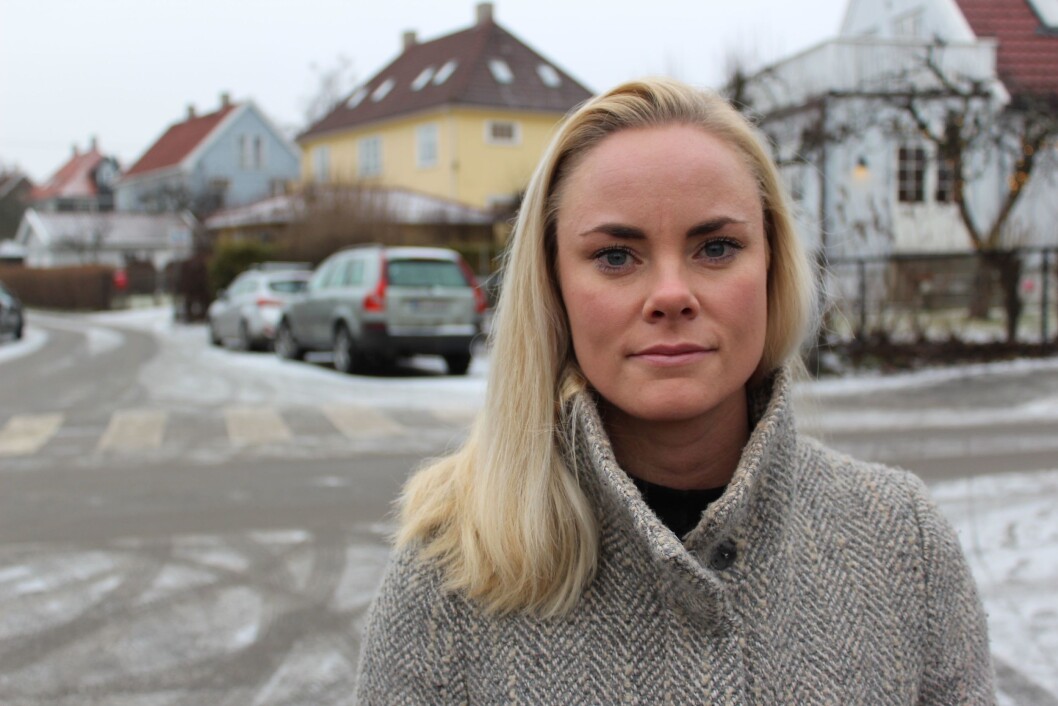 Cecilie Engh (27) har søkt fleire titalls jobbar over heile landet etter endt utdanning, utan hell. Cecilie Engh (27) har søkt fleire titalls jobbar over heile landet etter endt utdanning, utan hell.