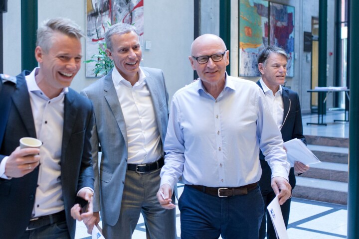 Rubrikksjef Sondre Gravir, konsernsjef Rolv Erik Ryssdal, tidligere Schibsted Norge-sjef Didrik Munch og finansdirektør Trond Berger. Fra en tidligere resultatpresentasjon. Rubrikksjef Sondre Gravir, konsernsjef Rolv Erik Ryssdal, tidligere Schibsted Norge-sjef Didrik Munch og finansdirektør Trond Berger. Fra en tidligere resultatpresentasjon.