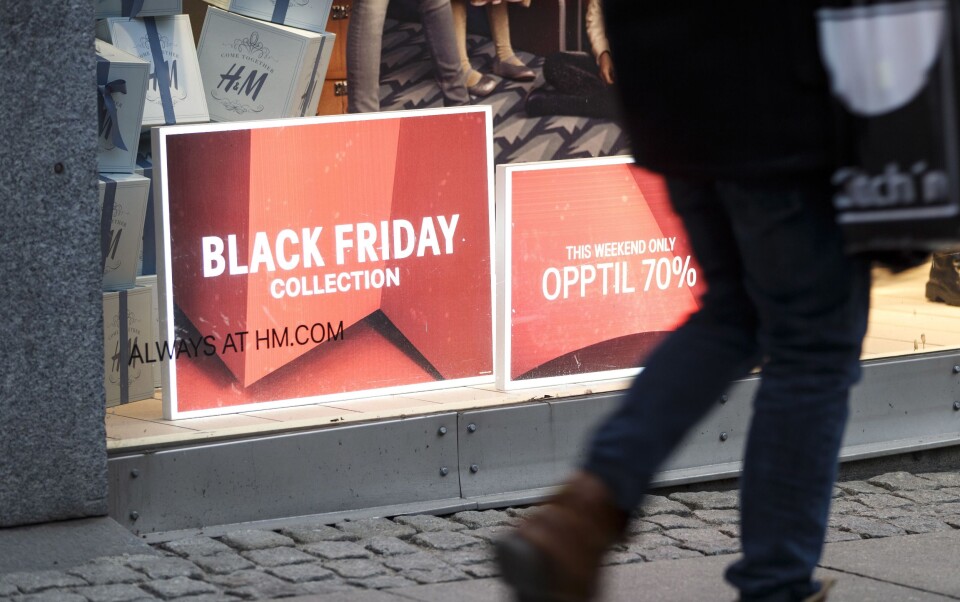 Reklameplakater og salgstilbud i Oslo sentrum. Reklameplakater og salgstilbud i Oslo sentrum.
