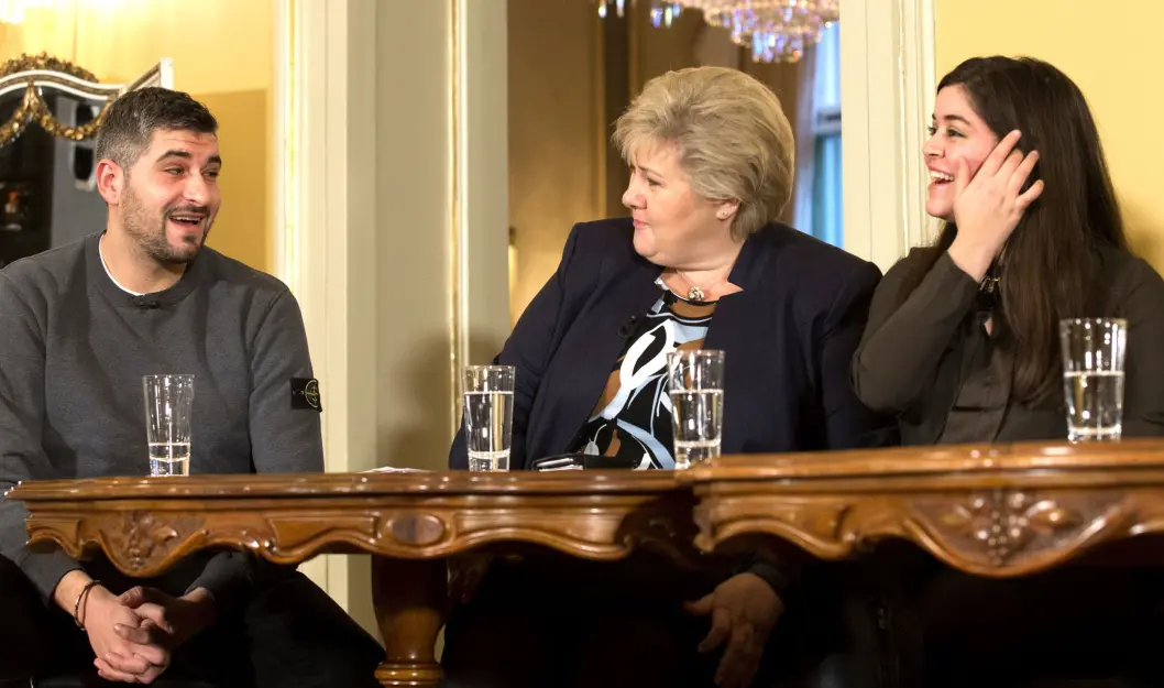I fjor høst deltok Leo Ajkic og Nancy Herz i samtale med Erna Solberg om hatefylle ytringer. Nå har begge de to førstnevnte fått «Fritt Ords Honnør». I fjor høst deltok Leo Ajkic og Nancy Herz i samtale med Erna Solberg om hatefylle ytringer. Nå har begge de to førstnevnte fått «Fritt Ords Honnør».