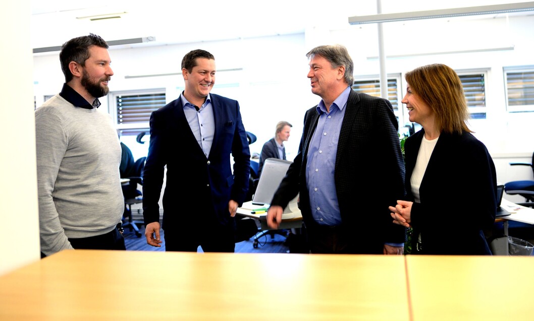 Budstikka, fra venstre: Salgsdirektør Ulf Kvalvik, byråleder Thomas Dobloug-Holm, direktør Terje Tandberg og ansvarlig redaktør Kjersti Sortland. Budstikka, fra venstre: Salgsdirektør Ulf Kvalvik, byråleder Thomas Dobloug-Holm, direktør Terje Tandberg og ansvarlig redaktør Kjersti Sortland.