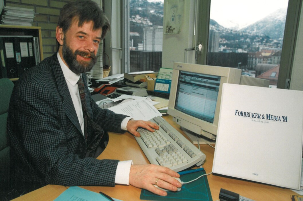 Helge Holbæk-Hanssen for litt over 20 år siden. Helge Holbæk-Hanssen for litt over 20 år siden.
