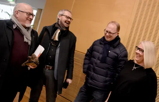 FÅR MER PENGER: LLA-general Rune Hetland, styreleder og lokalavisredaktør Roar Osmundsen, Kvinnheringen-redaktør Tomas Bruvik og Hilde Eika Nesje, i denne sammenheng medlem i Mediemangfoldsutvalget. Hun er til daglig redaktør i Bø Blad. FÅR MER PENGER: LLA-general Rune Hetland, styreleder og lokalavisredaktør Roar Osmundsen, Kvinnheringen-redaktør Tomas Bruvik og Hilde Eika Nesje, i denne sammenheng medlem i Mediemangfoldsutvalget. Hun er til daglig redaktør i Bø Blad.
