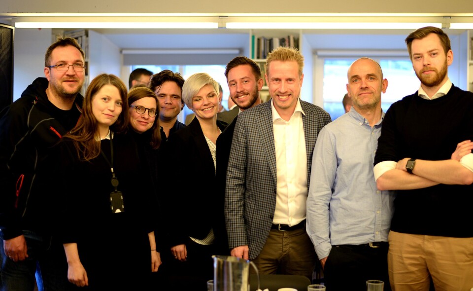 Her er gruppa som utredet «Faktisk», på offentliggjøringen av prosjektet for noen måneder siden. Fra venstre: Ola Strømman, Dagbladet; Ingrid Reime, VG; Gunn Kari Hegvik, VG; Jari Bakken, VG; Silje Sjursen Skiphamn; Bjørn Reizer Johannesen, VG; Kristoffer Egeberg, Dagbladet; Tore Bergsaker, Dagbladet og Audun Aas, Dagbladet. Flere av disse jobber i dag heltid eller deltid i redaksjonen. Her er gruppa som utredet «Faktisk», på offentliggjøringen av prosjektet for noen måneder siden. Fra venstre: Ola Strømman, Dagbladet; Ingrid Reime, VG; Gunn Kari Hegvik, VG; Jari Bakken, VG; Silje Sjursen Skiphamn; Bjørn Reizer Johannesen, VG; Kristoffer Egeberg, Dagbladet; Tore Bergsaker, Dagbladet og Audun Aas, Dagbladet. Flere av disse jobber i dag heltid eller deltid i redaksjonen.