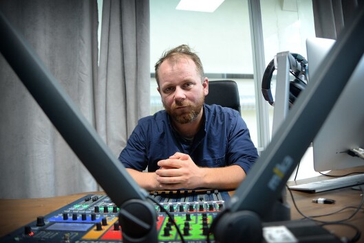 Programleder Tor-Erling Thømt Ruud i Uløst. Han er til daglig journalist og klubbleder i VG. Programleder Tor-Erling Thømt Ruud i Uløst. Han er til daglig journalist og klubbleder i VG.