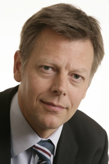 Direktør Olav T. Nyhus i NRK. Har ansvaret for juridiske spørsmål, rettigheter og personal. Direktør Olav T. Nyhus i NRK. Har ansvaret for juridiske spørsmål, rettigheter og personal.