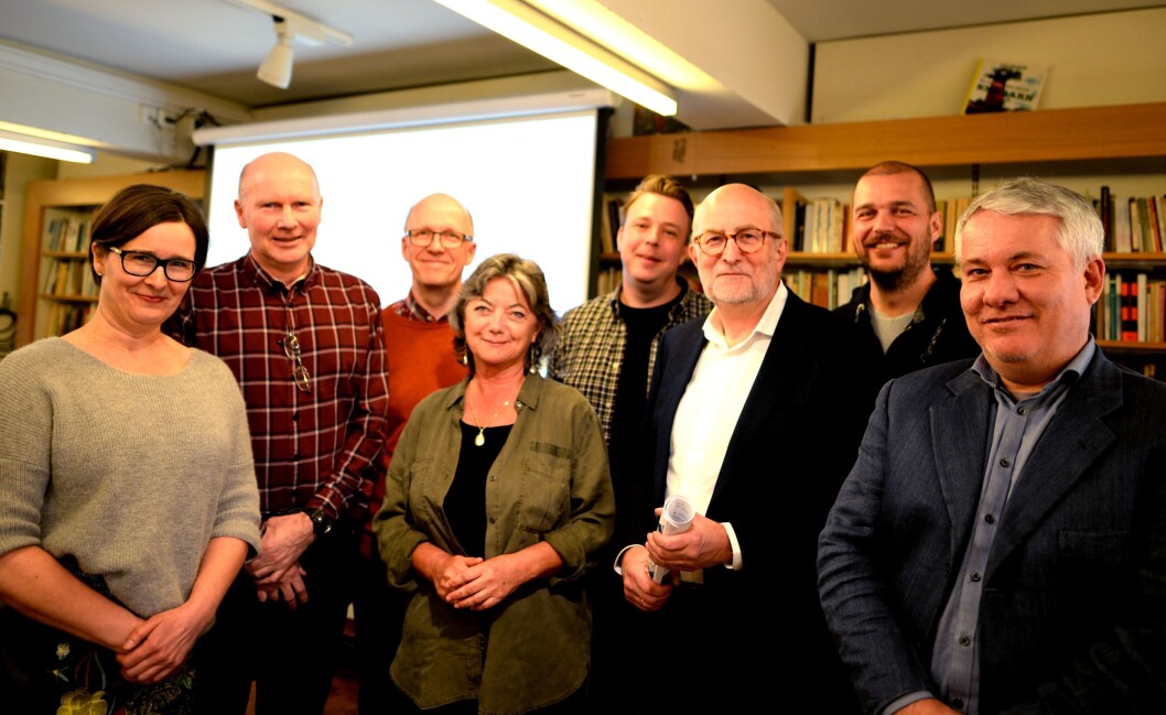 Fra venstre: Britt Sofie Hestvik, Svein-Yngve Madssen, Svein Åge Eriksen, Bjørnar Kjensli, Trine Østlyngen, Bjørnar Kjensli, Erik Nord, Paal Svendsen og Ole Henrik Nissen-Lie. Fra venstre: Britt Sofie Hestvik, Svein-Yngve Madssen, Svein Åge Eriksen, Bjørnar Kjensli, Trine Østlyngen, Bjørnar Kjensli, Erik Nord, Paal Svendsen og Ole Henrik Nissen-Lie.