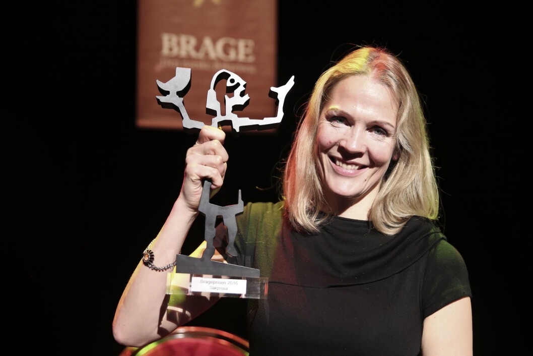 Åsne Seierstad - en norsk forfatter og journalist som lykkes i utlandet. Åsne Seierstad - en norsk forfatter og journalist som lykkes i utlandet.