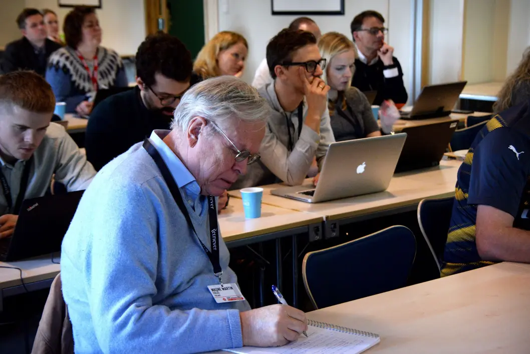 Acem-medlem Magne Martin Haug hevder han er frilansjournalist. Her noterer han flittig under et SKUP-foredrag. Acem-medlem Magne Martin Haug hevder han er frilansjournalist. Her noterer han flittig under et SKUP-foredrag.