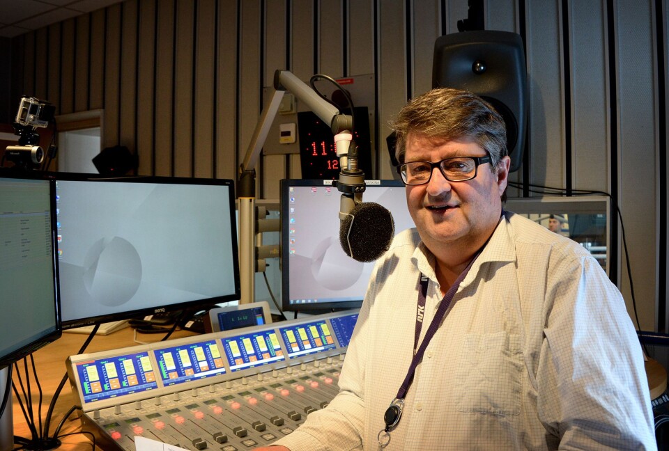 Programleder Viggo Valle i Påskelabyrinten fenger fortsatt lytterne, mener NRK. Programleder Viggo Valle i Påskelabyrinten fenger fortsatt lytterne, mener NRK.