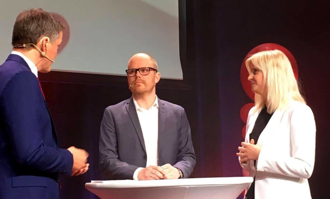 På TV 2 Nyhetskanalens jubileumsmarkering, fra venstre: Sturla Dyregrov, VG-sjef Gard Steiro og nyhetsredaktør Karianne Solbrække i TV 2. På TV 2 Nyhetskanalens jubileumsmarkering, fra venstre: Sturla Dyregrov, VG-sjef Gard Steiro og nyhetsredaktør Karianne Solbrække i TV 2.