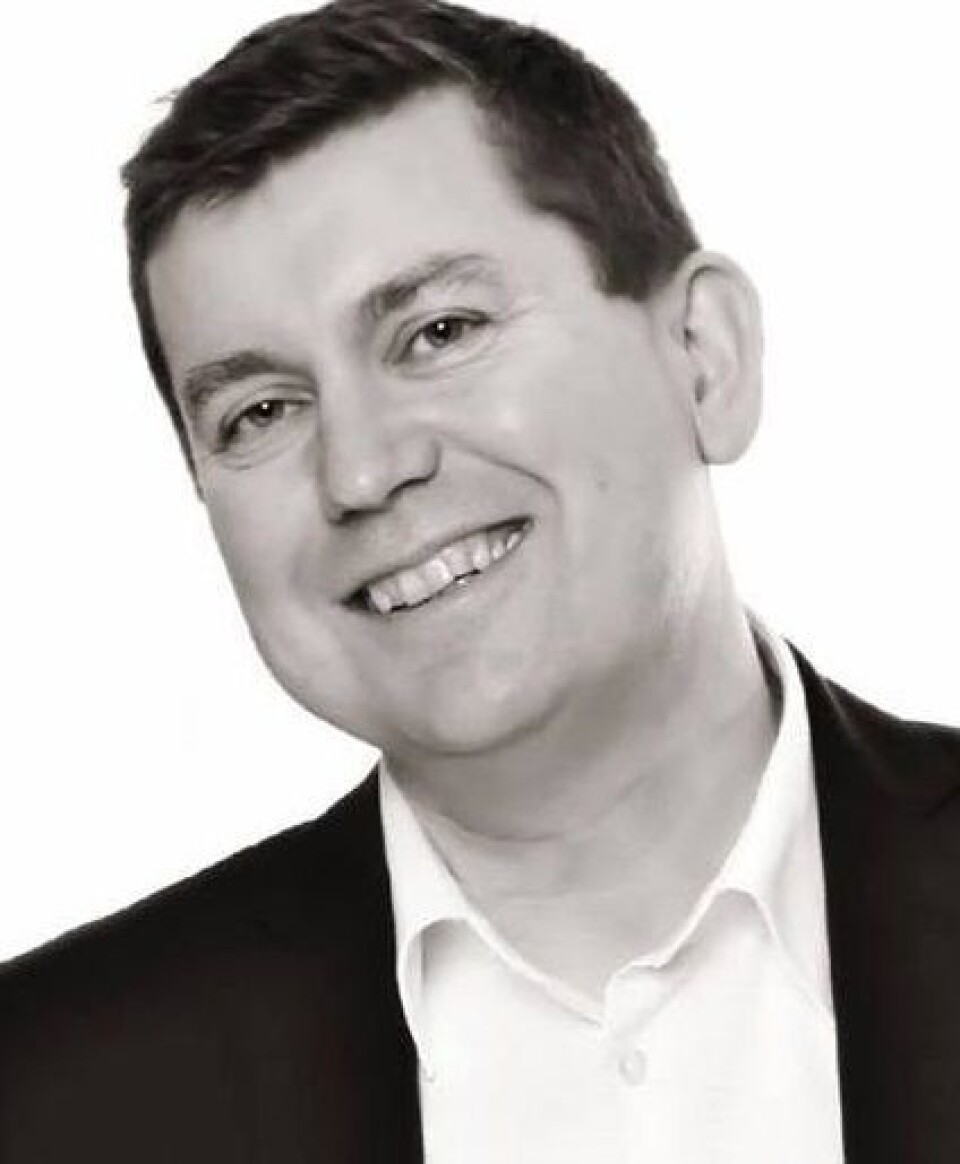 Nyheitsredaktør i Radio Norge, Arne Sandvik. Nyheitsredaktør i Radio Norge, Arne Sandvik.
