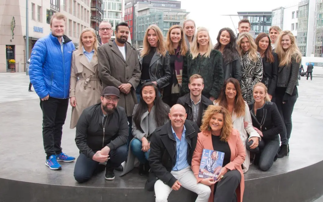 Elle-redaktør Signy Fardal (nede til høyre) sammen med redaksjonen og United Influencers, som nå har overtatt lisensen på motebladet. Elle-redaktør Signy Fardal (nede til høyre) sammen med redaksjonen og United Influencers, som nå har overtatt lisensen på motebladet.