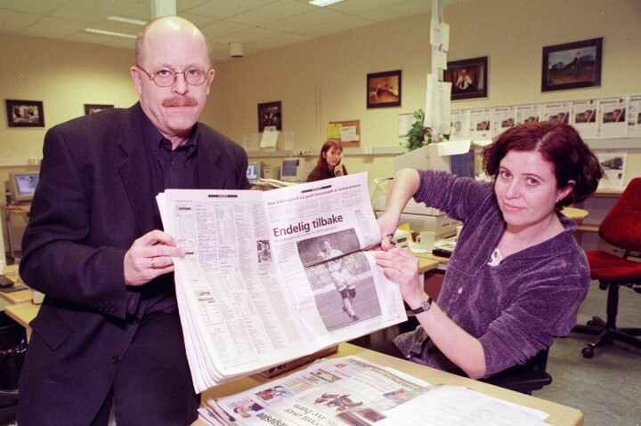 Iver Hammeren for snart 20 år siden, som redaktør i Nordlandsposten. Her sammen med klubbleder Wigdis Korsvik.