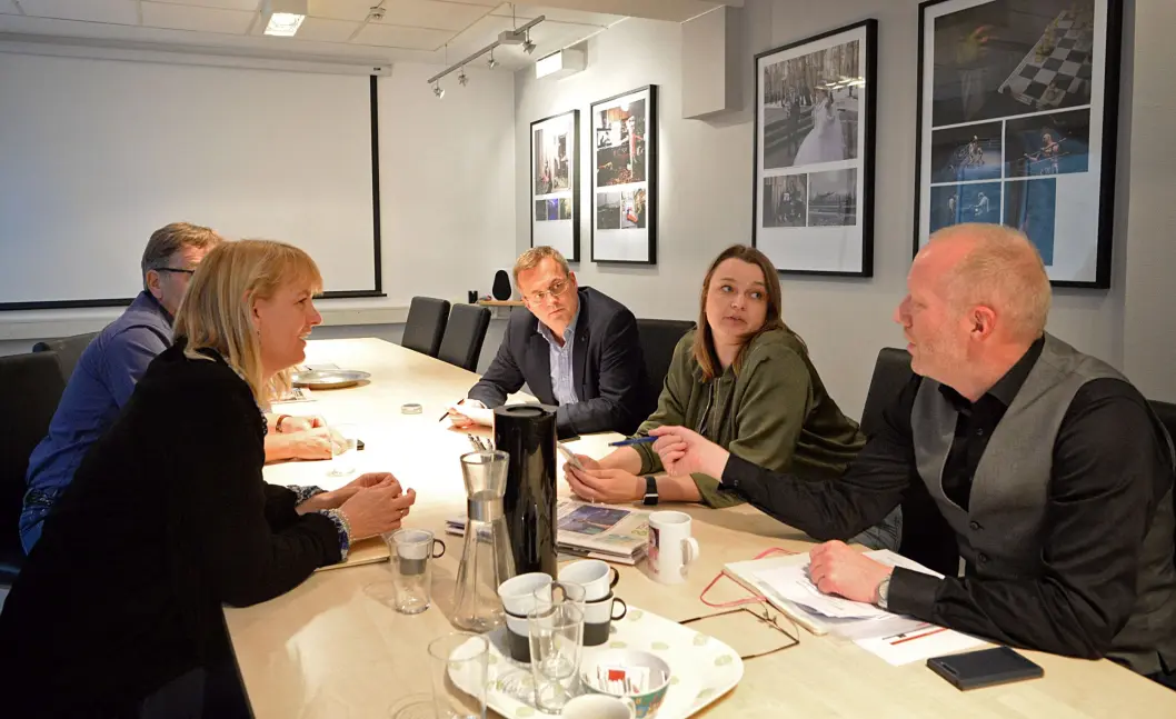Administrerende direktør Randi S. Øgrey i MBL, adm. dir Per Brikt Olsen i Fagpressen, leder Hege Iren Frantzen i Norsk Journalistlag og generalsekretær Arne Jensen i Norsk Redaktørforening. Her fra et tidligere møte mellom organisasjonene. Administrerende direktør Randi S. Øgrey i MBL, adm. dir Per Brikt Olsen i Fagpressen, leder Hege Iren Frantzen i Norsk Journalistlag og generalsekretær Arne Jensen i Norsk Redaktørforening. Her fra et tidligere møte mellom organisasjonene.