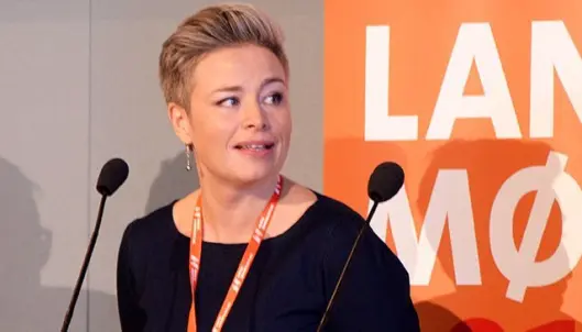 Tidligere klubbleder Dag Idar Tryggestad i Bergens Tidende og nå påtroppende nestleder i NJ, klubbleder Kjersti Fikse Ness i Adresseavisen og klubbleder Henrikke Helland i TV 2 på NJs landsmøte utenfor Oslo. Tidligere klubbleder Dag Idar Tryggestad i Bergens Tidende og nå påtroppende nestleder i NJ, klubbleder Kjersti Fikse Ness i Adresseavisen og klubbleder Henrikke Helland i TV 2 på NJs landsmøte utenfor Oslo.