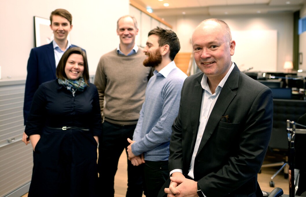 Noen av de 16 ansatte i Corporate Communications, fra venstre: Rådgiver Stål Garberg, rådgiver Kaia Tetlie, rådgiver Mats Ekvtedt, partner Ben Holan og managing partner Are Slettan. Noen av de 16 ansatte i Corporate Communications, fra venstre: Rådgiver Stål Garberg, rådgiver Kaia Tetlie, rådgiver Mats Ekvtedt, partner Ben Holan og managing partner Are Slettan.