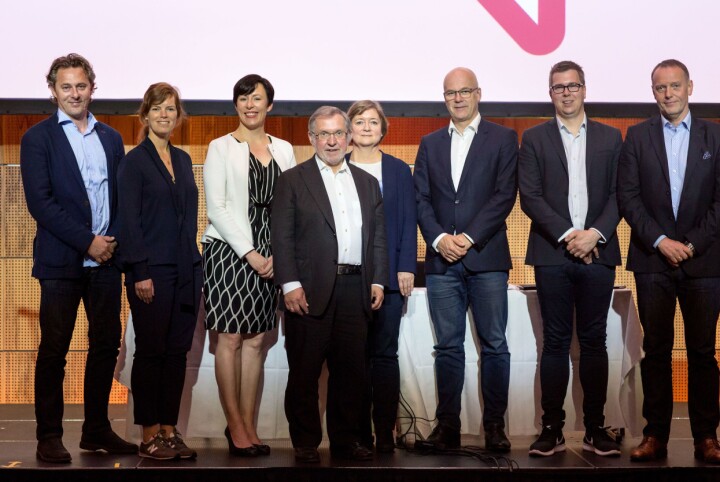 Deler av det nye styret i Norsk Redaktørforening, fotografert etter landsmøtet forrige tirsdag. Fra venstre: Vara Espen Stensrud (Autofil), Hilde Garlid (Jærbladet), Ingeborg Volan (Adresseavisen), styreleder Harald Stanghelle (Aftenposten), nestleder Hanna Relling Berg (Sunnmørsposten), Thor Gjermund Eriksen (NRK), vararepr. Eirik Hoff Lysholm (Dagsavisen) og Jan-Eirik Hanssen (Avisa Nordland). Flere styremedlemmer var ikke til stede da bildet ble tatt. Deler av det nye styret i Norsk Redaktørforening, fotografert etter landsmøtet forrige tirsdag. Fra venstre: Vara Espen Stensrud (Autofil), Hilde Garlid (Jærbladet), Ingeborg Volan (Adresseavisen), styreleder Harald Stanghelle (Aftenposten), nestleder Hanna Relling Berg (Sunnmørsposten), Thor Gjermund Eriksen (NRK), vararepr. Eirik Hoff Lysholm (Dagsavisen) og Jan-Eirik Hanssen (Avisa Nordland). Flere styremedlemmer var ikke til stede da bildet ble tatt.