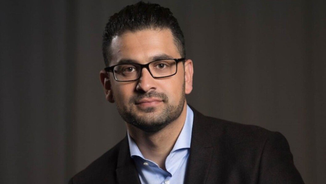 Yama Wolasmal, nyhetsanker i NRK. Yama Wolasmal, nyhetsanker i NRK.