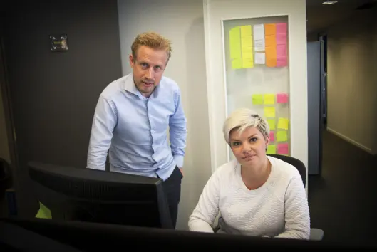 Redaktør Kristoffer Egeberg sammen med journalist Silje S. Skiphamn i Faktisk.no fra deres lokaler i Oslo sentrum.. Redaktør Kristoffer Egeberg sammen med journalist Silje S. Skiphamn i Faktisk.no fra deres lokaler i Oslo sentrum..