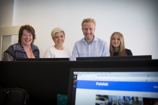 Deler av Faktisk-redaksjonen på jobb under lanseringsuka i juni. Fra venstre: Signe Karin Hotvedt, Silje S. Skiphamn, Kristoffer Egeberg og Mina Liavik Karlsen. Deler av Faktisk-redaksjonen på jobb under lanseringsuka i juni. Fra venstre: Signe Karin Hotvedt, Silje S. Skiphamn, Kristoffer Egeberg og Mina Liavik Karlsen.