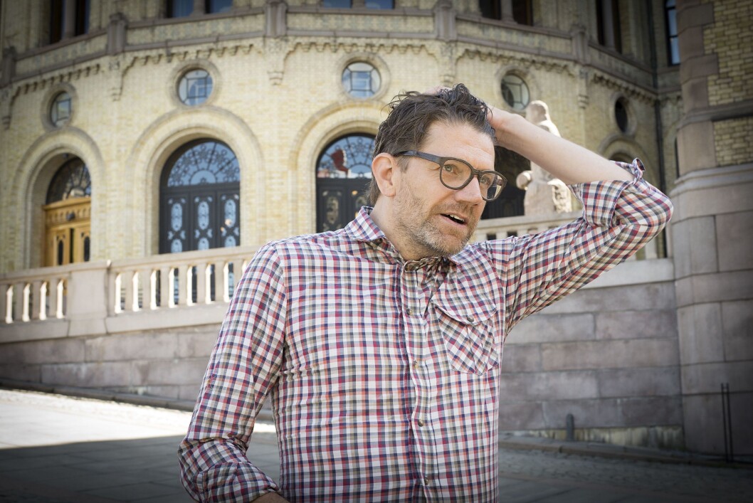Kommunikasjonssjef Rune Alstadsæter i Høyre foran Stortinget. Kommunikasjonssjef Rune Alstadsæter i Høyre foran Stortinget.
